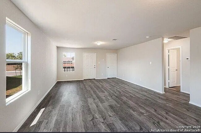 Foto del edificio - 9220 Griffith Run