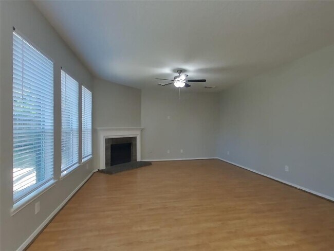 Foto del edificio - 19431 Kacey Ln Ct