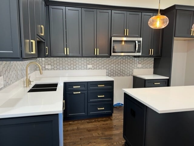 Foto del edificio - 2715 W Potomac Ave