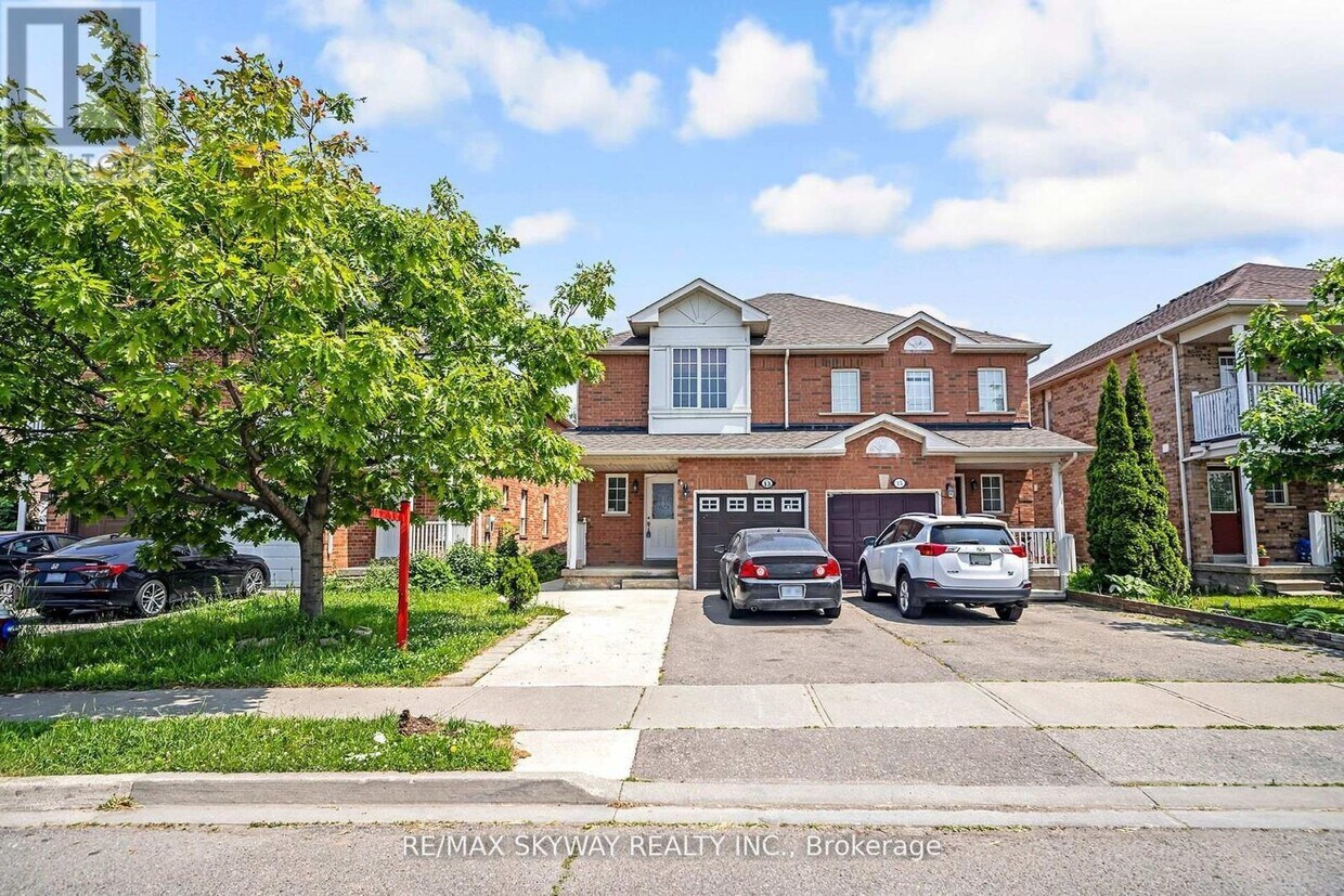 Primary Photo - 13 Ozner Ct
