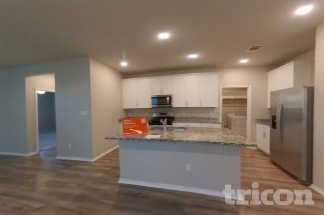 Building Photo - 5308 Saddle Clb Dr