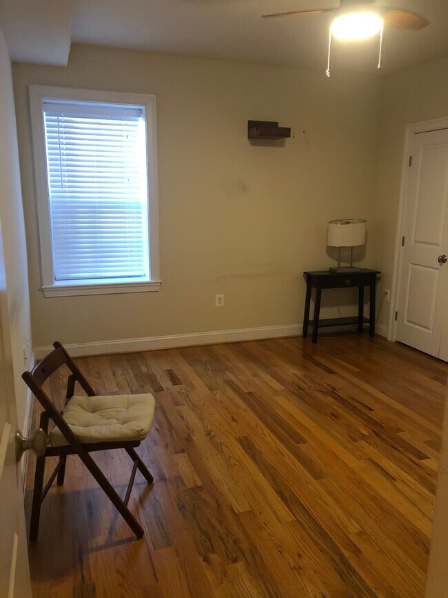 Foto del edificio - 739 Newton Pl NW