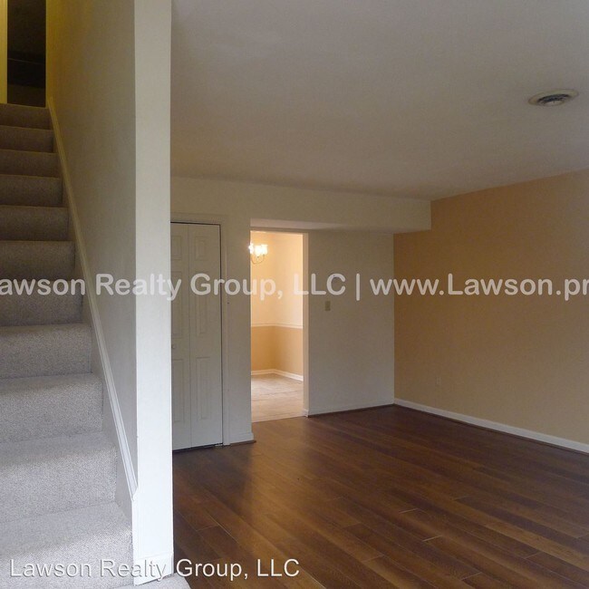 Building Photo - 725 25th St SW