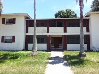 Building Photo - 3200 Pinellas Point Dr S