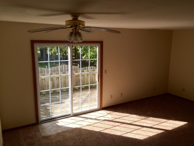 Building Photo - 116 Weatheridge Dr
