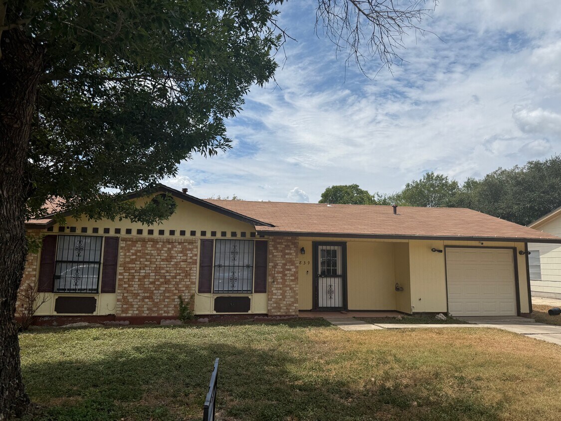 Photo - 4839 Castle Stream Dr (San Antonio, TX)