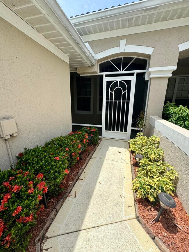 Building Photo - 1667 SW Harbour Isles Cir