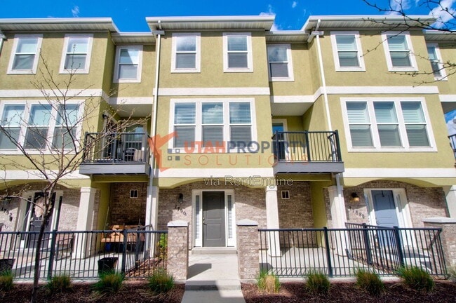 Photo - 1790 West Dalmeny Way Townhome