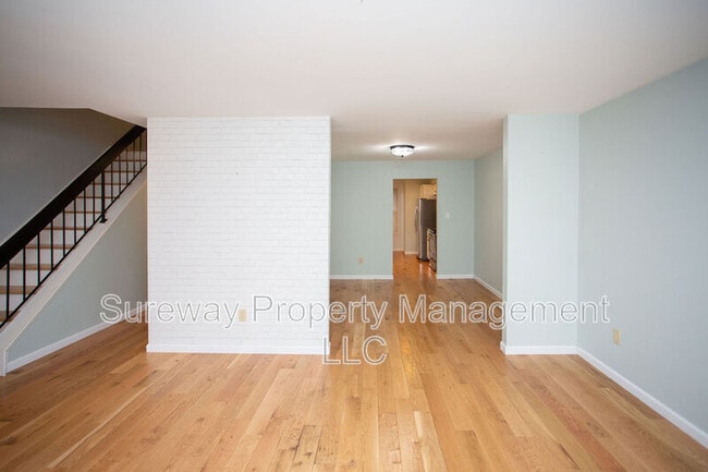 Building Photo - 142 Camber Ln