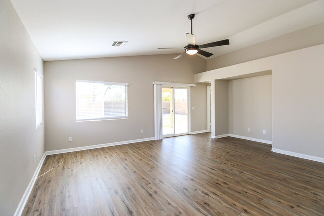 Building Photo - 513 N Adelle