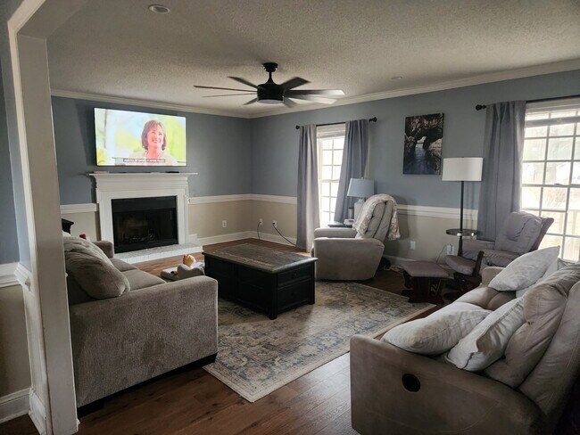 Foto del edificio - 114 Doris Dr