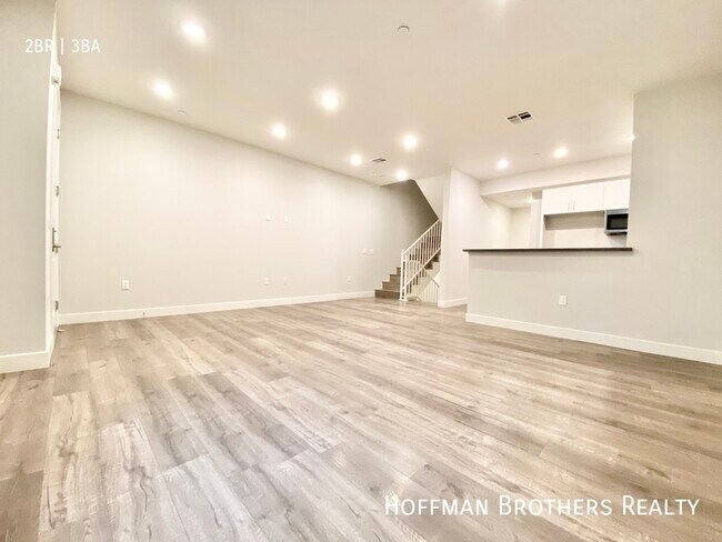 Building Photo - 15121 Rayen St Northridge, CA 91343