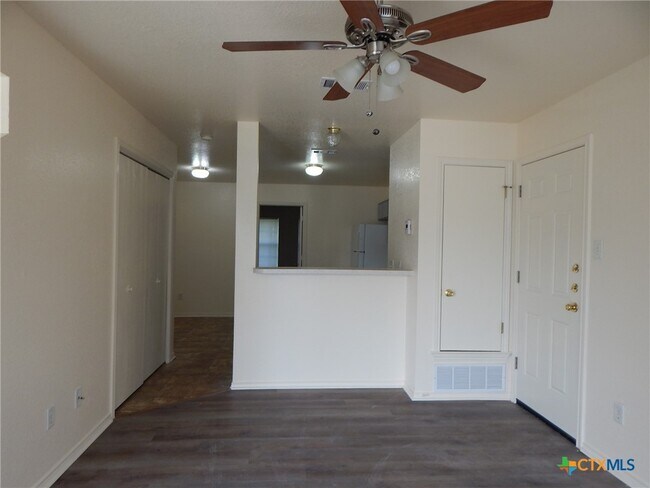 Building Photo - 4501 Deek Dr