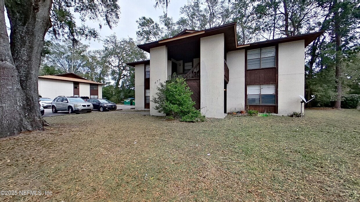 Primary Photo - 477 Crabapple Ct