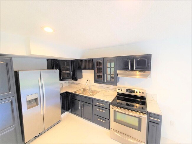 Building Photo - 17160 SW 94th Ave