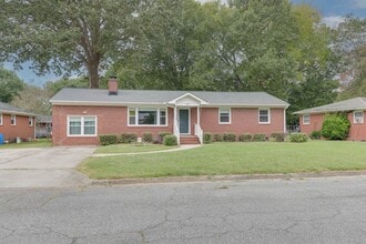 Building Photo - 105 Adams Dr