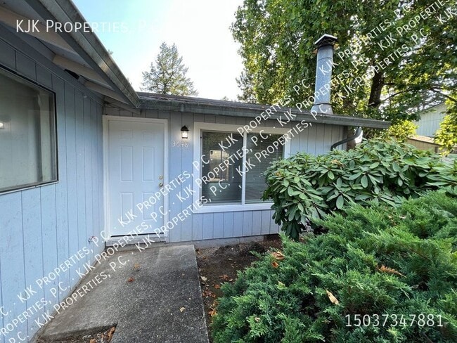 Building Photo - Newly Renovated 2-bedroom 2-bathroom Ranch...