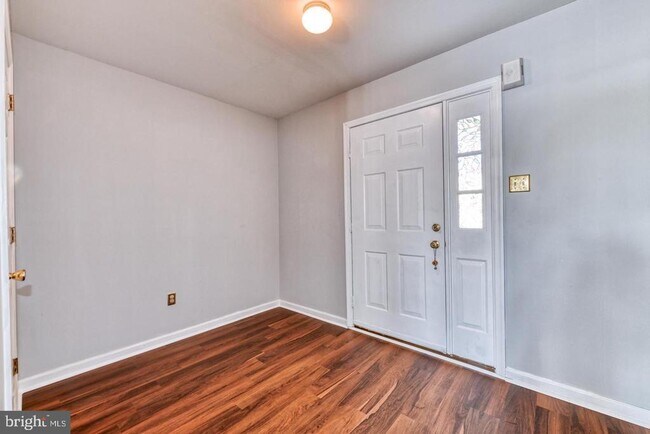 Building Photo - 307 Glenn Rose Cir