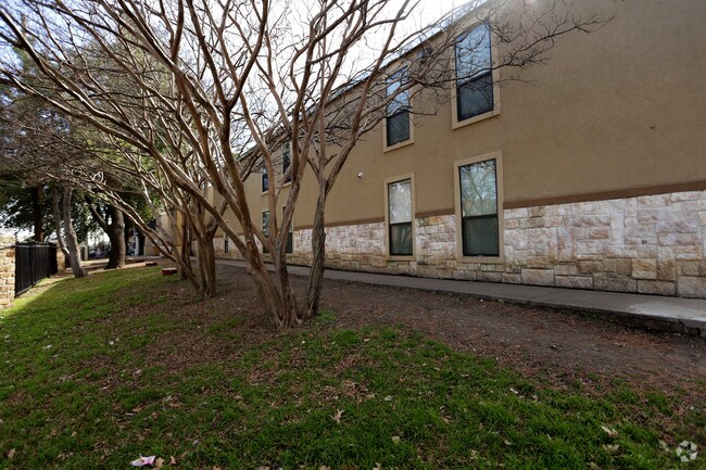 Building Photo - Sunchase Square Apartments