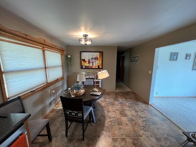 Building Photo - 155 Bermuda Dr
