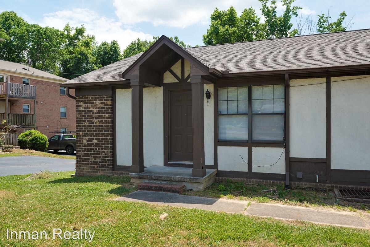 Primary Photo - 811 Flanders Ln NW