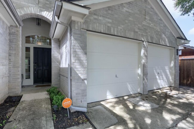 Building Photo - 13620 Glen Mark Dr