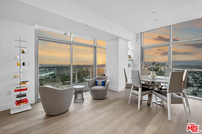 Foto del edificio - 13700 Marina Pointe Dr