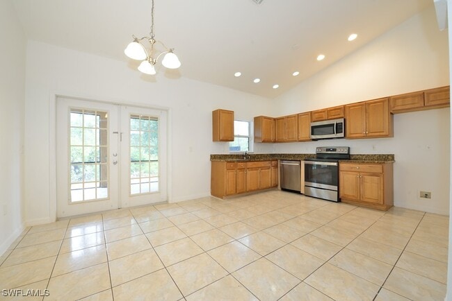Foto del edificio - 1229 Claremont St E