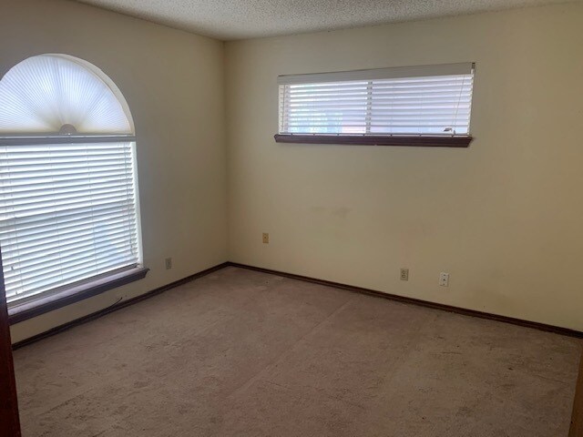 Master bedroom - 2802 Treasure Hills Blvd