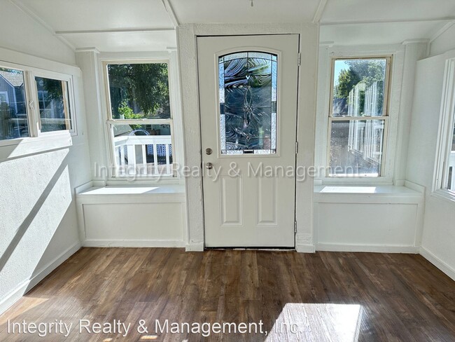 Building Photo - 2 br, 1 bath House - 1415 Valentia St Unit A