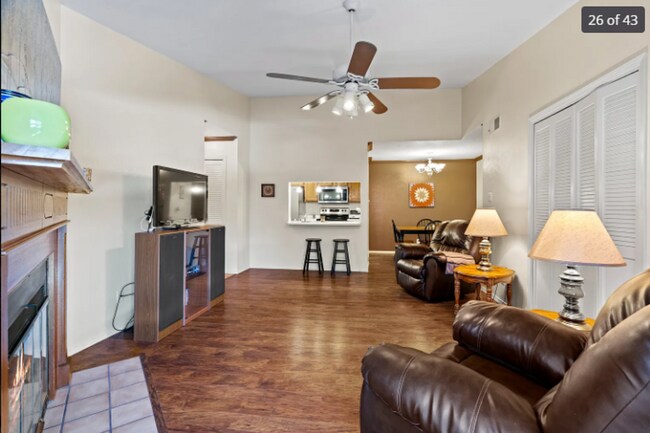 Foto del edificio - Downtown Third-Floor Penthouse Condo