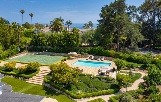 Foto del edificio - 743 Woodland Dr