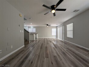 Building Photo - 134 E Cosmos Ct