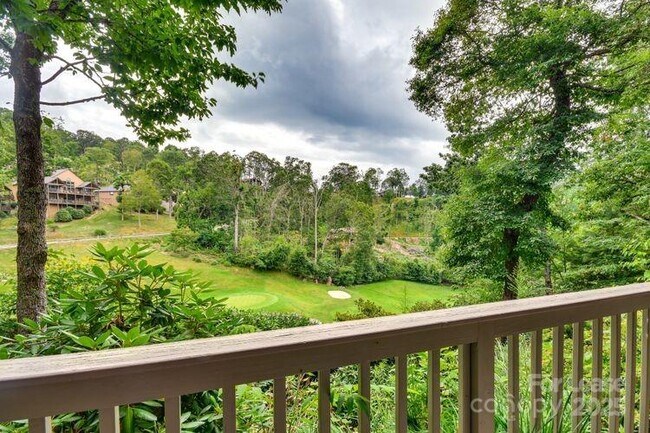 Foto del edificio - 220 Stoney Fls Lp