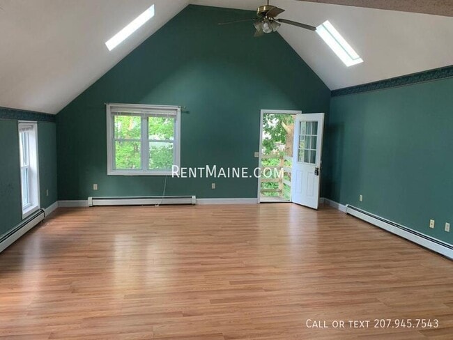 Building Photo - 59 Elm St