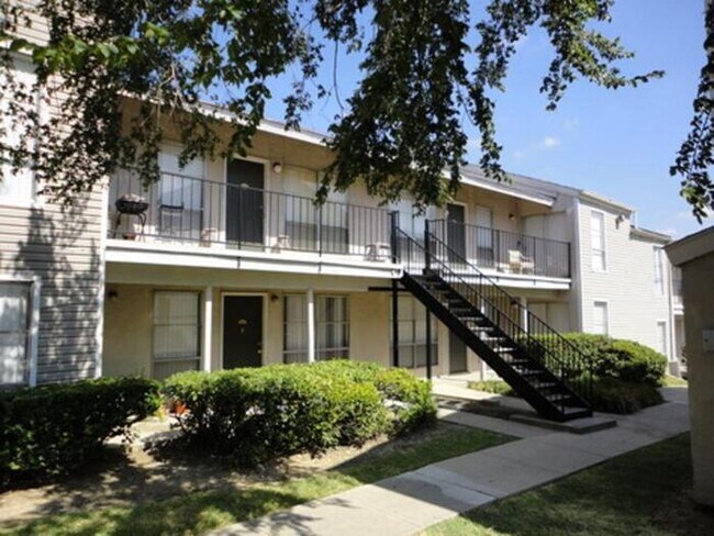 Foto del edificio - 3203 W Walnut Hill Ln