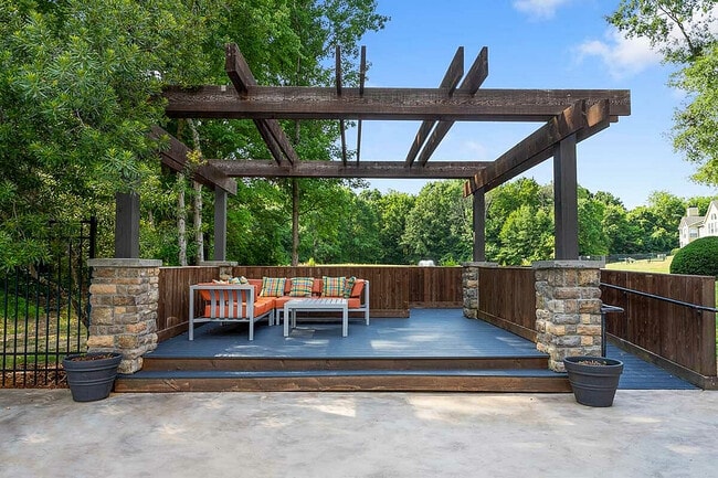 Patio - Park at Oak Ridge
