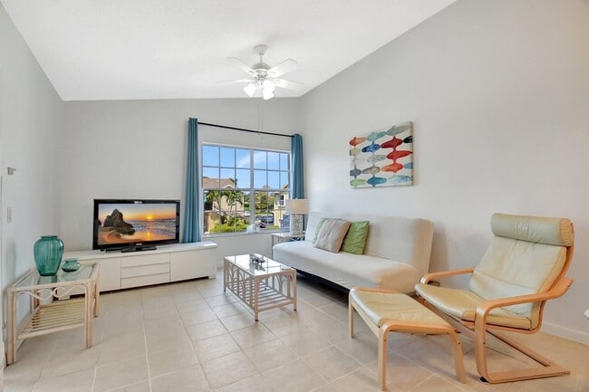 Building Photo - 621 Waterside Dr