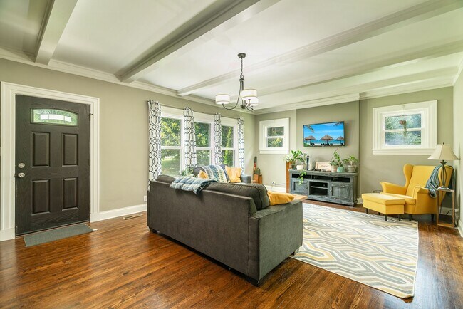 Foto del edificio - Knoxville 37917 - 3 bedroom 2 bath - call Sharon Arnwine 865-313-7215