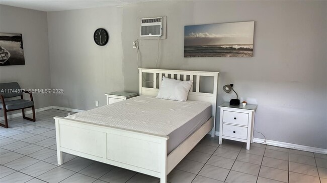 Building Photo - 90 Isle of Venice Dr