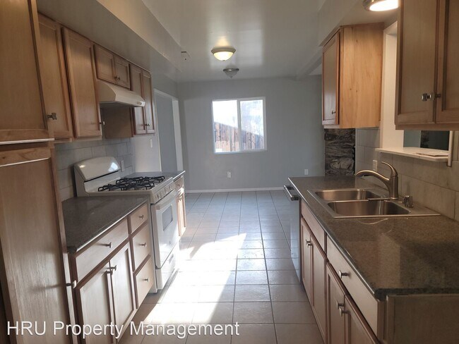 Foto del edificio - 3 br, 2 bath House - 2301 Dayton Ave