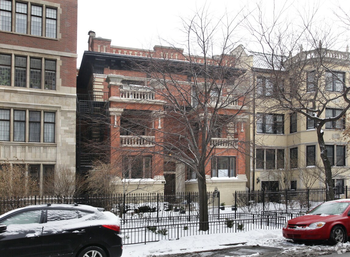 Primary Photo - 629 W Sheridan Rd