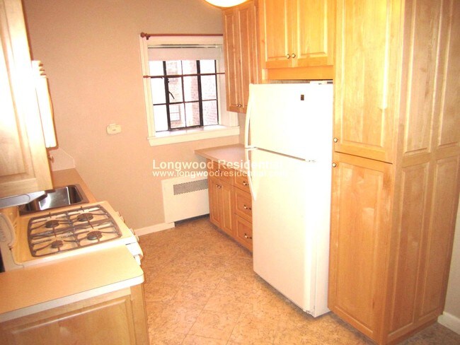 Building Photo - 102 Sewall