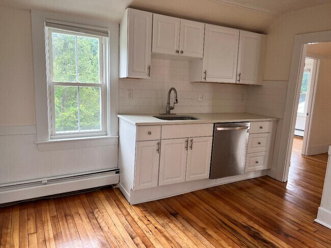 Kitchen - 254 Plimpton St