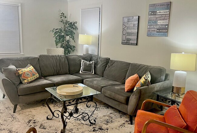 Foto del edificio - 321 Senate Ct