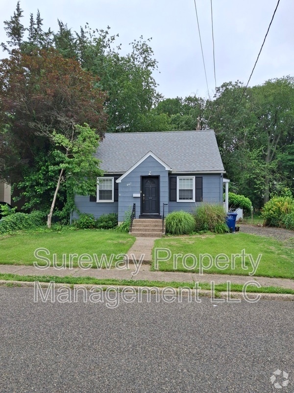 Building Photo - 447 E Park Ave