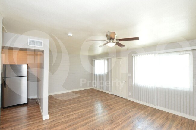 Building Photo - 6040 N 21st Ave
