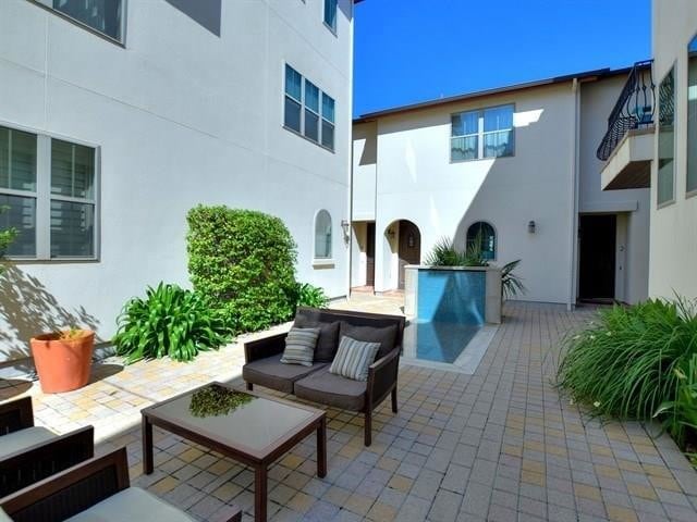 Building Photo - 2207 Pasadena Dr