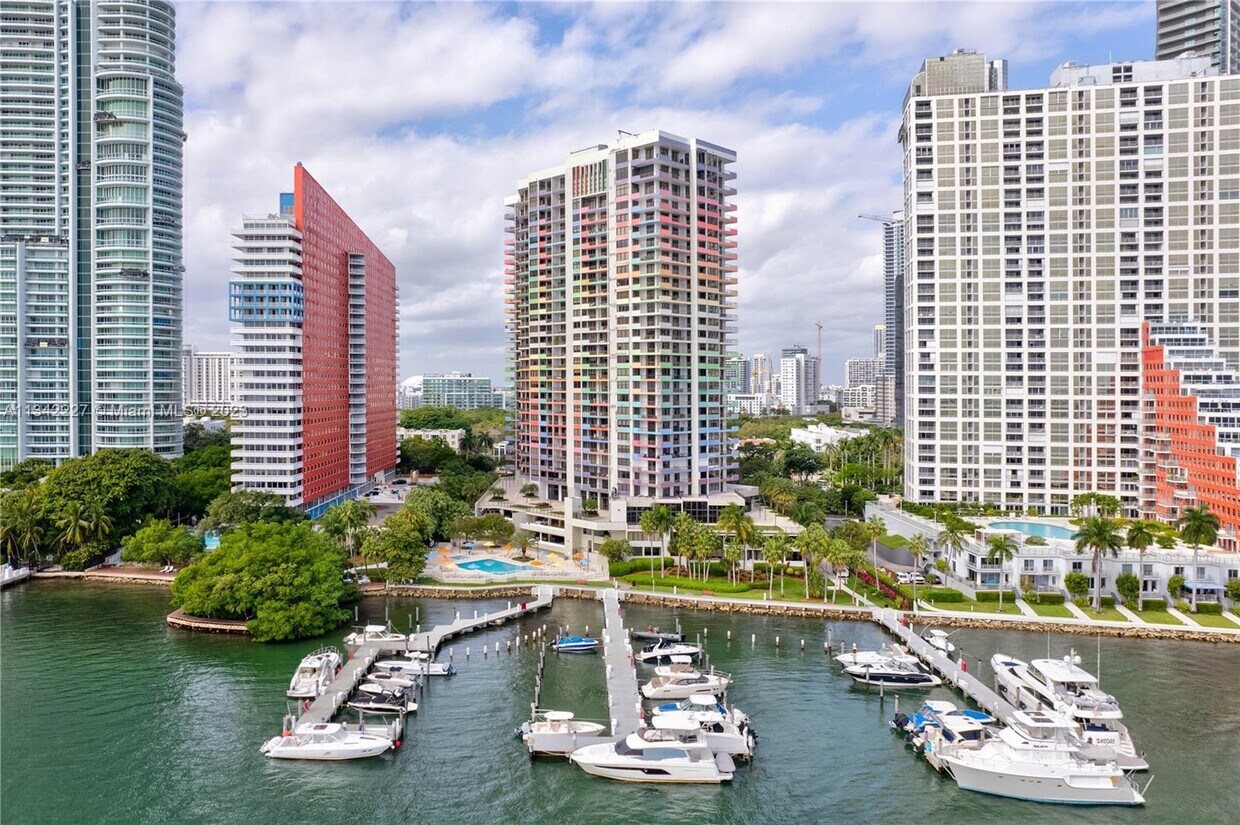 Primary Photo - 1581 Brickell Ave