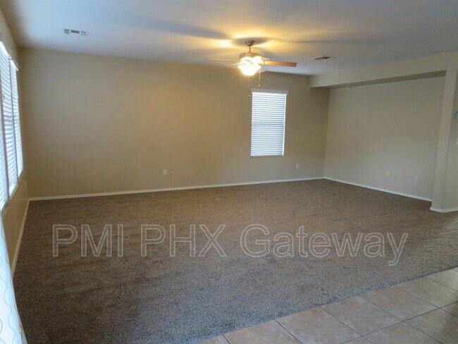 Foto del edificio - 1139 E Lowell Ct